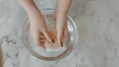 用什么洗脸抑制螨虫生长,用什么洗脸可以抑制螨虫生长