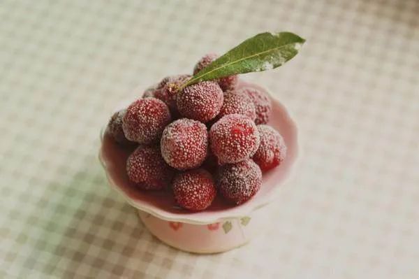 吃杨梅的季节尝一尝春天的味道,昆明又到了吃花的季节