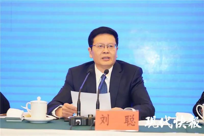 代表委员建言长江大保护，齐心绘就“一江清水两岸葱绿”