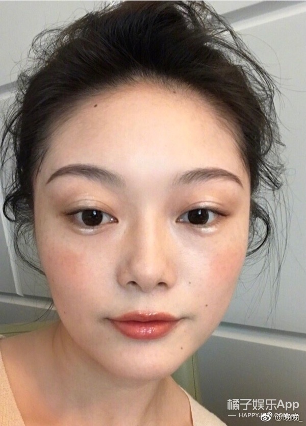 网红鼻祖晚晚和舒淇同框比美赢了？妆容穿搭都有小心机，来抄作业
