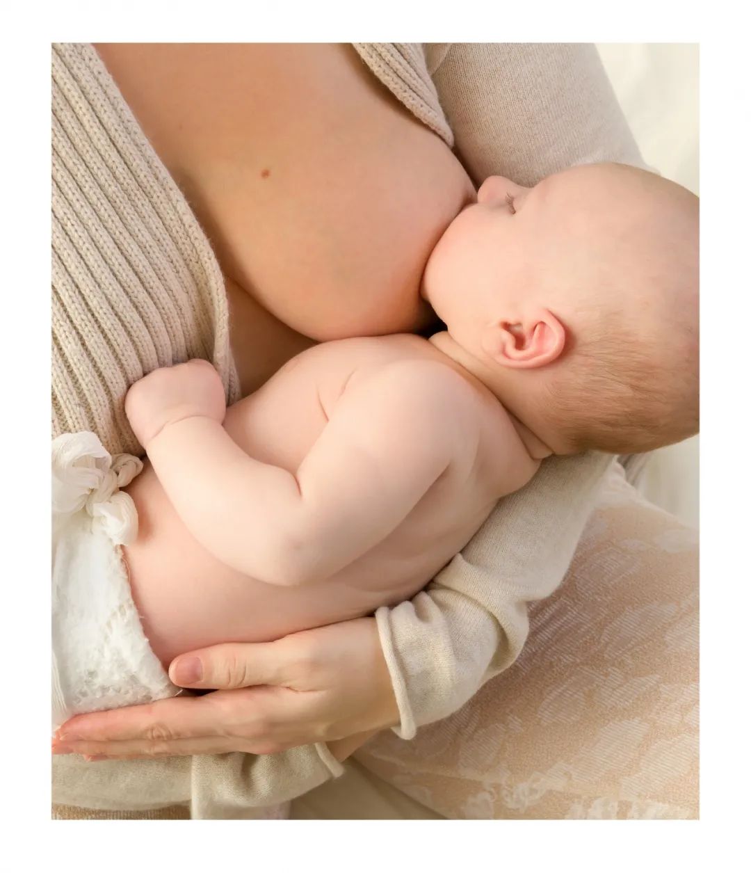 6个月婴儿每日喂养时间表,6个月纯奶粉喂养喝多少水