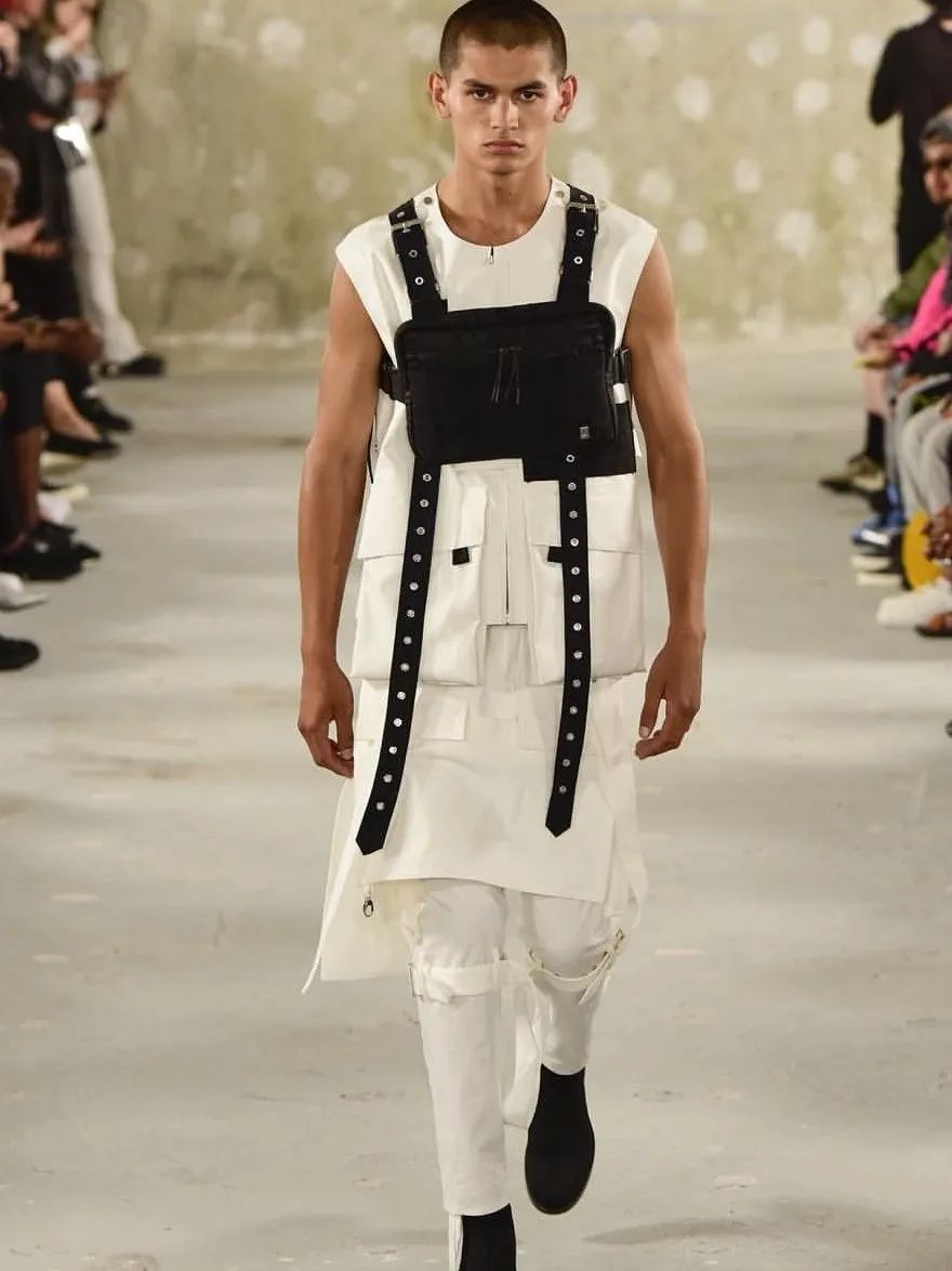 不仅只有少女感！原来背带裤也有两幅面孔？