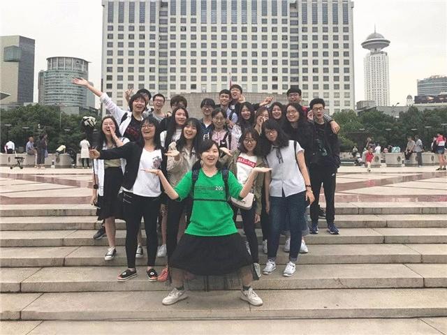 这也太好看了!00后帅气小哥哥将校园地标建筑拟人化,哪个是你的PICK?