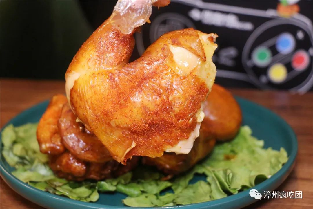 5折！这家店有意思！白天卖特色冰粉！晚上变身小酒馆！就在芳华横路