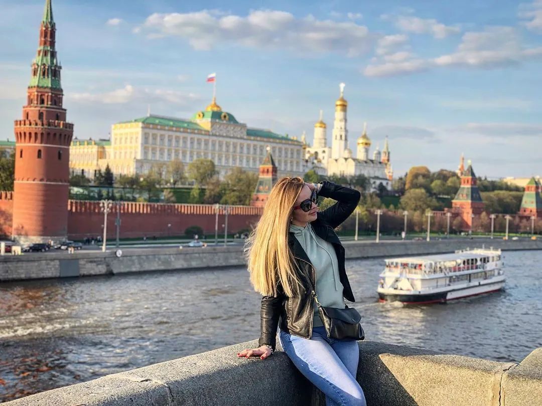 走过这些广场，心中便有“天下”