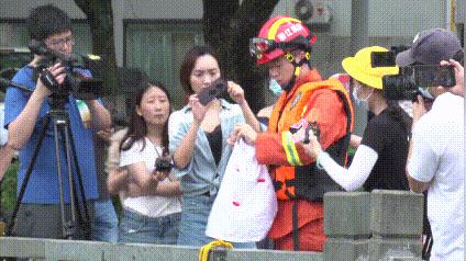 科普如何正确处理溺水事件,生死时速溺水急救误区及科学施救