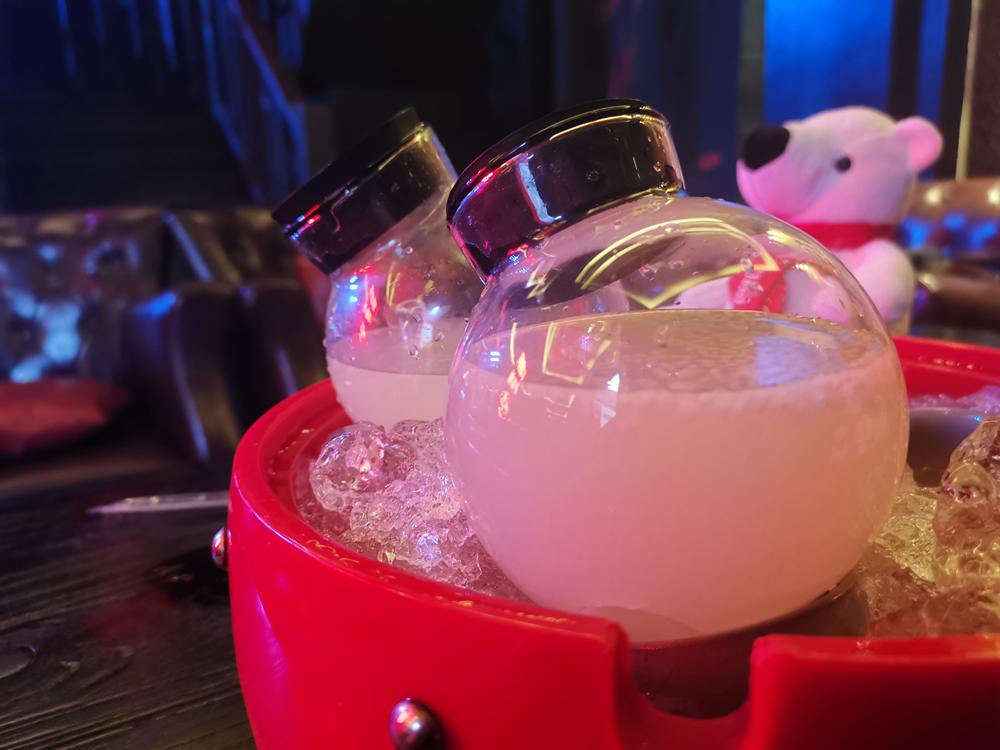 成都的夜，回归了！整个8月，大牌集体跨界酒吧推联名好酒好食，特惠来了→