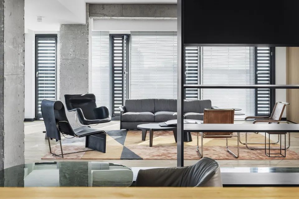 新作|凌笛OFFICE：重现旧工业时代质感/万境设计