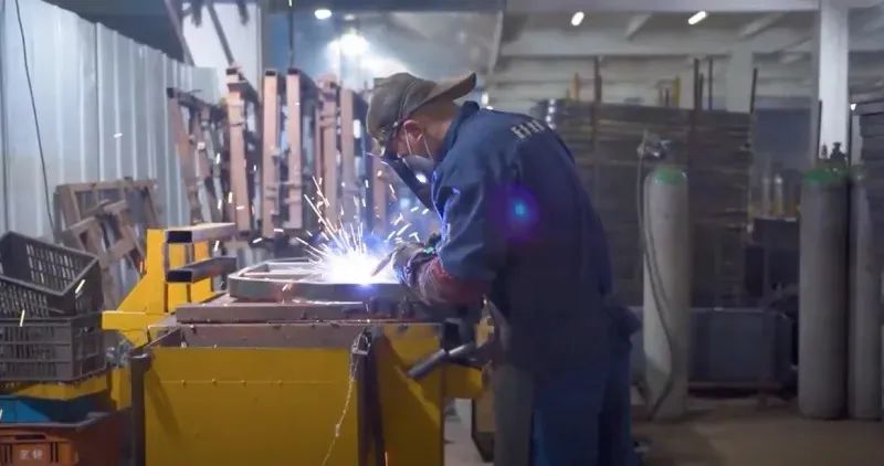 老外买世界上最便宜的车,老外购买世界上最便宜的车