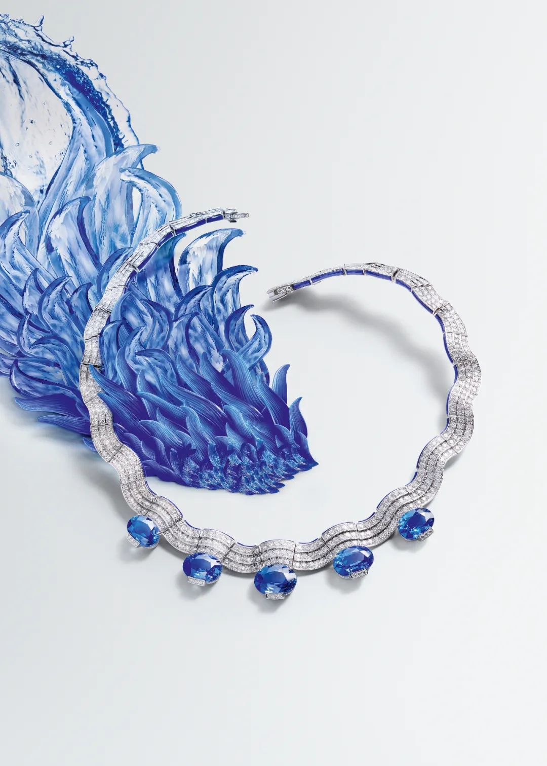 买奢侈品的女人真的有钱吗,买高定珠宝的人