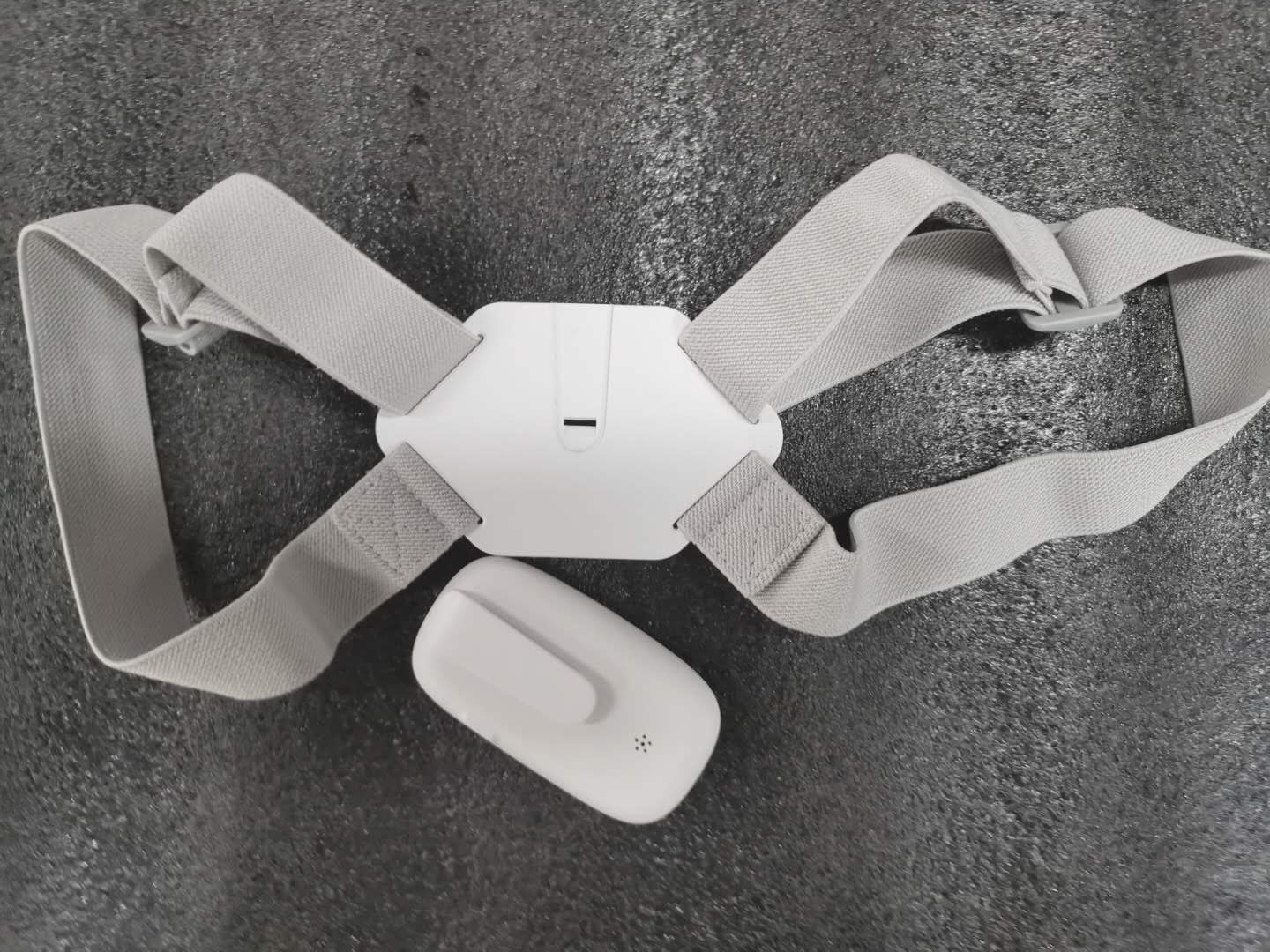 久坐不动的上班族们！这个智能背背佳你值得拥有