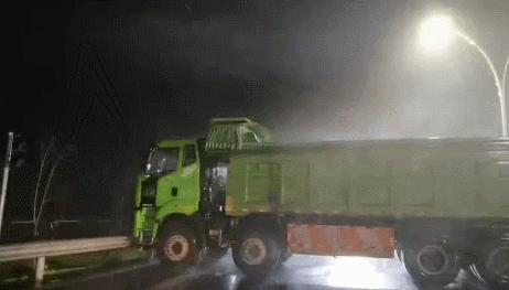 狂风巨浪，多地被淹！“黑格比”登陆了→