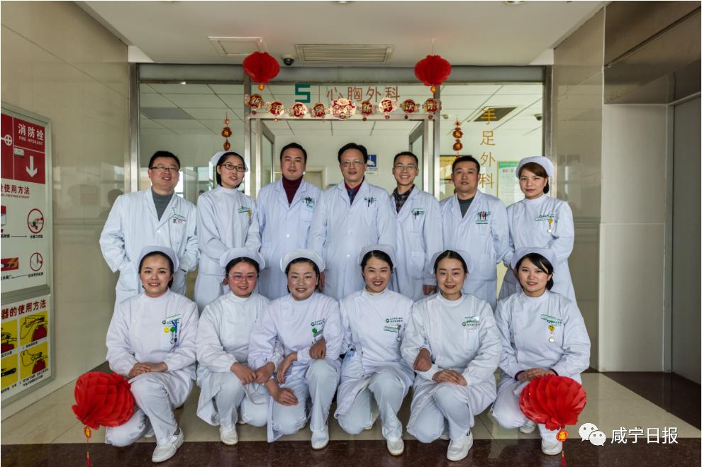 宝宝胸部有时呼吸凹陷怎么办,宝宝右胸部凹陷怎么回事