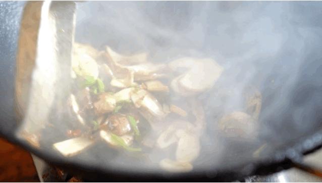 松茸比普通菌类贵多少,最好的松茸是哪里的