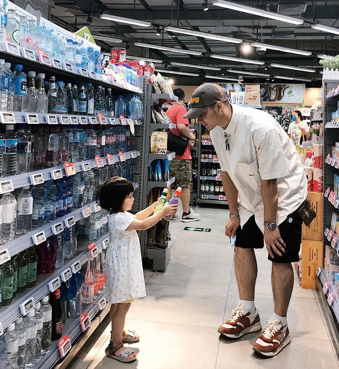 潮鞋速递|“盗版鞋”把章盖到正版上,就问你服不服?