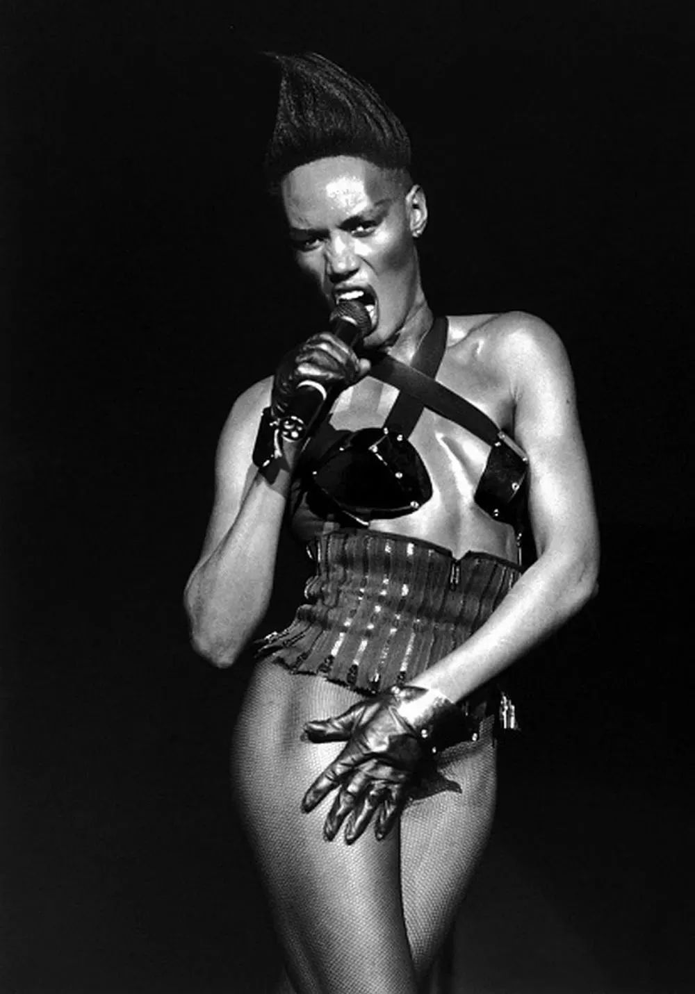 气质出众身材一流的超模时尚大片,超模angelalindvall走秀集锦