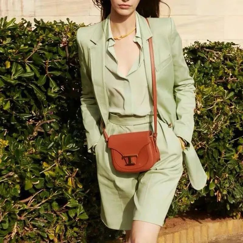 讲时尚穿搭,讲穿搭轻奢