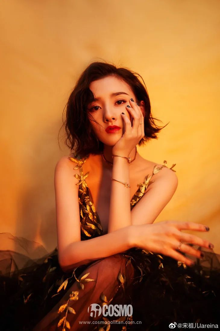 宋祖儿给陈赫画蓝色眼线超魔性,宋祖儿给陈赫画眼线