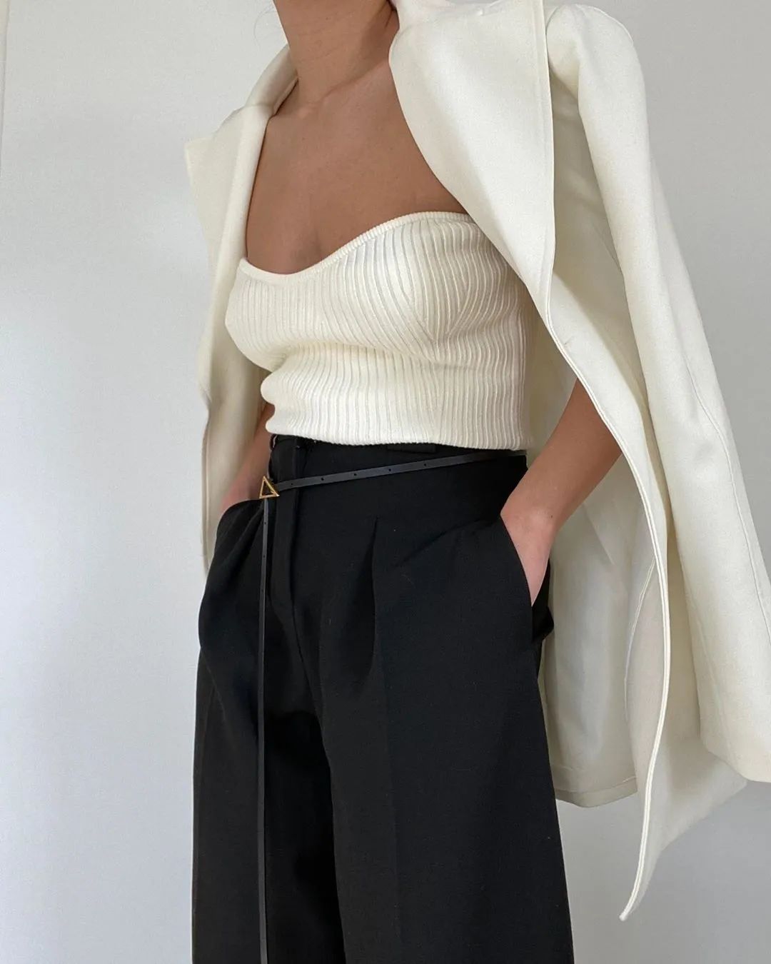 夏天可以穿针织吗,谁说夏季不能穿套装