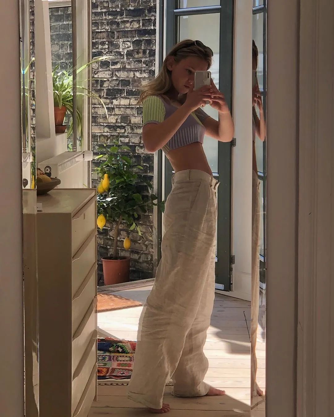 夏天可以穿针织吗,谁说夏季不能穿套装