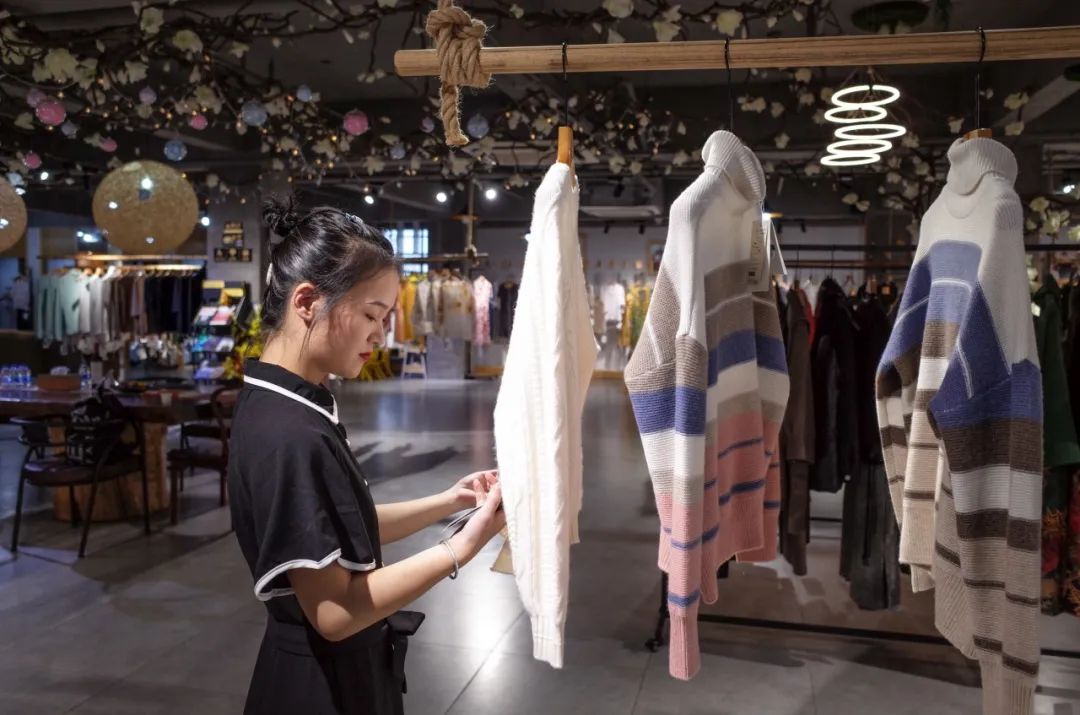 工厂店秋冬上新特卖1折起，关注“上海松江”还有专属折上折！