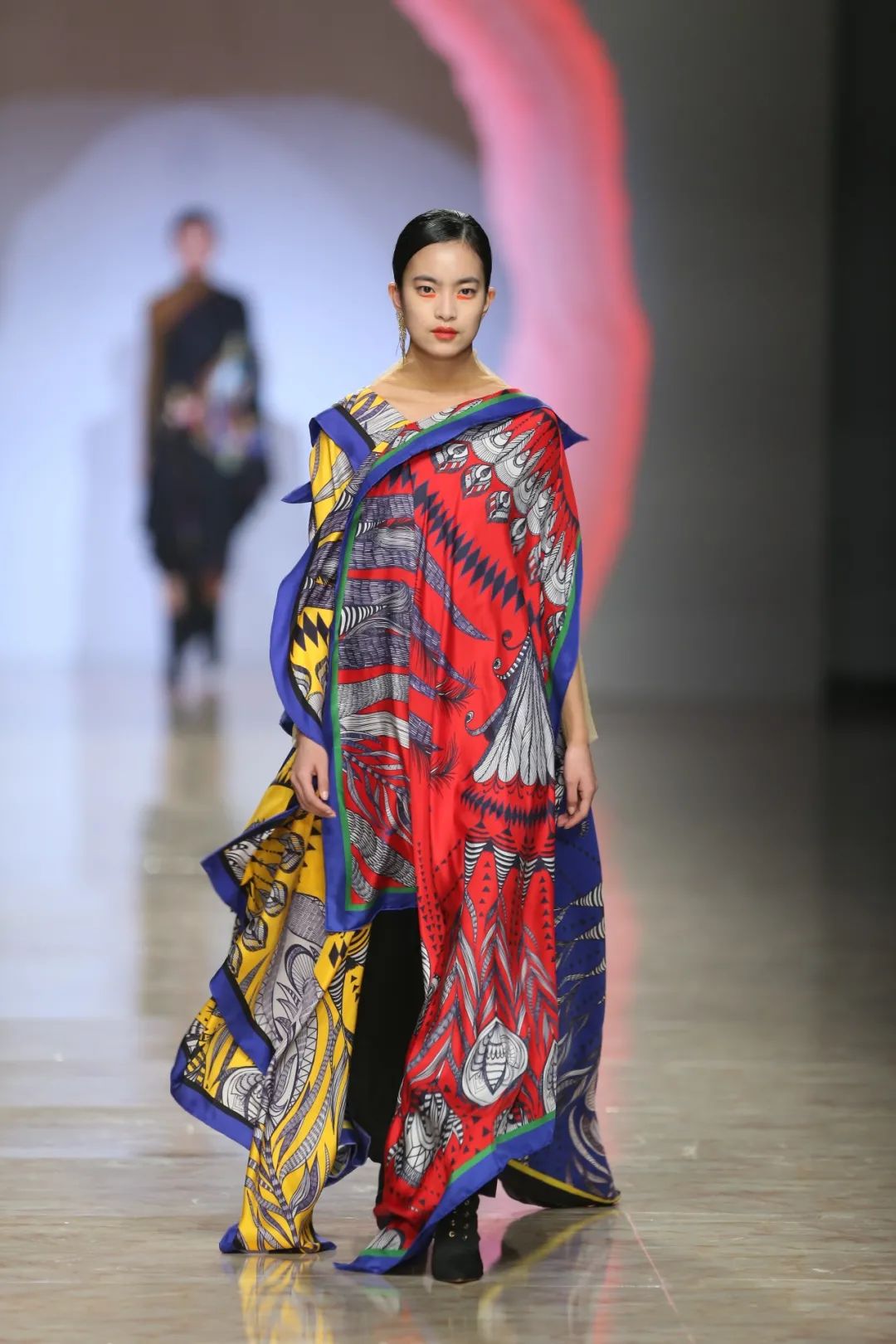 嫵WOO|诠释优雅气质，织就颈间风情