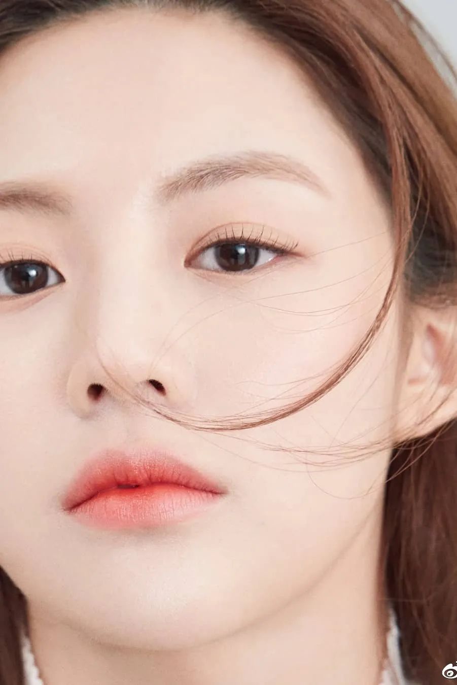 怎么画无瑕底妆专业化妆师,怎么画明星化妆师的底妆