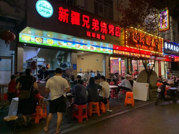 杭州老炮儿心目中的烧烤NO.1？吃遍杭州这10家烧烤，深夜zui火爆的烧烤店竟然是这里