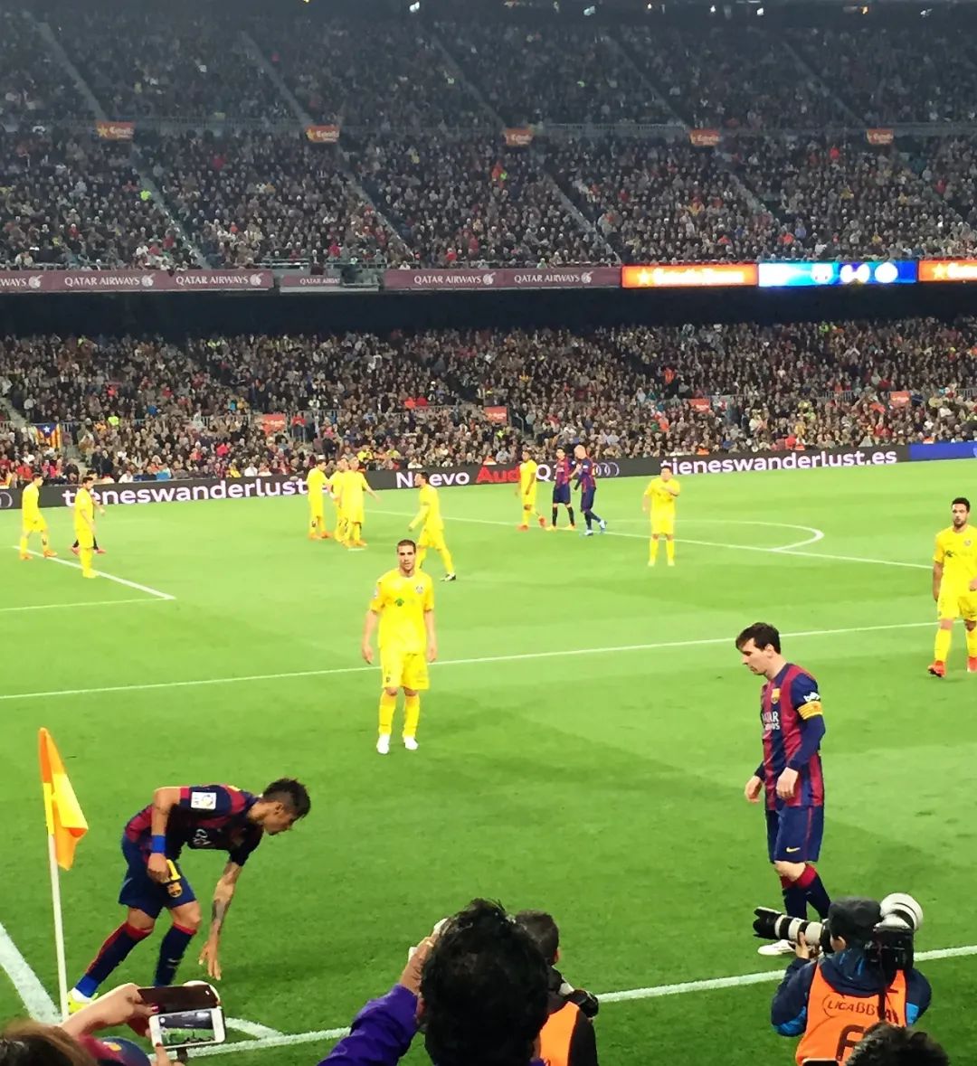 为什么梅西一离开巴萨就能变强,梅西离开巴萨催泪短片30秒