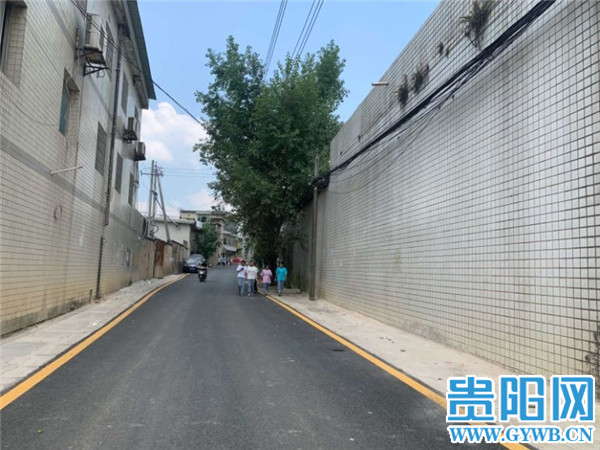 贵阳经开区七中分校支路：“烂泥沟”变“惠民路”颜值功能双提升