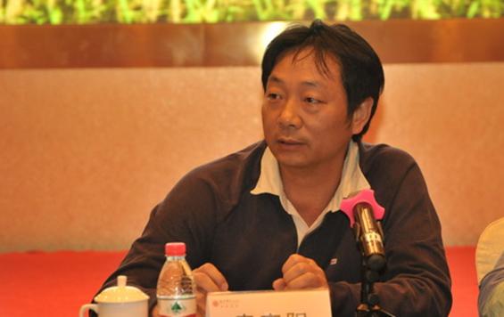 袁隆平三个儿子共生几个孙子孙女,袁隆平和两个孙女合影