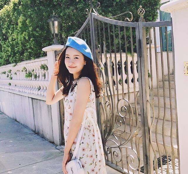 陈赫老婆张子萱晒女儿萌照，奶奶意外出镜，互动曝光婆媳关系