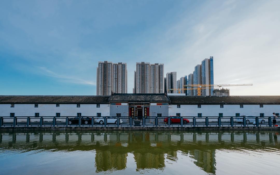 龙岗中心城是远郊吗,live龙岗中心城