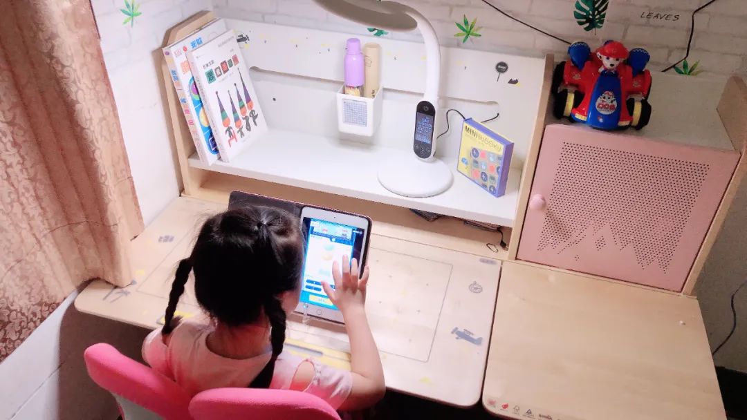 学习桌椅价格,可升降的学习用桌椅多少钱一套