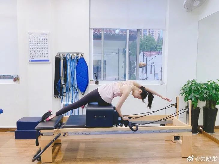 无帽卫衣虞书欣,虞书欣的衣服到底有多少钱