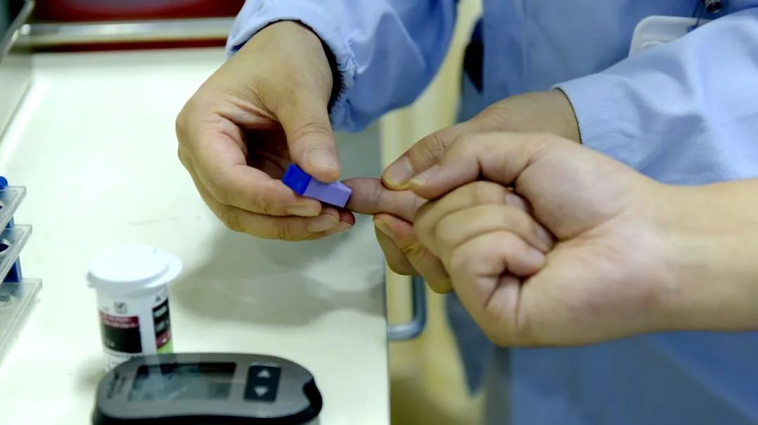 婆婆打呼噜让人睡不着,婆婆晚上打呼噜还说睡不着