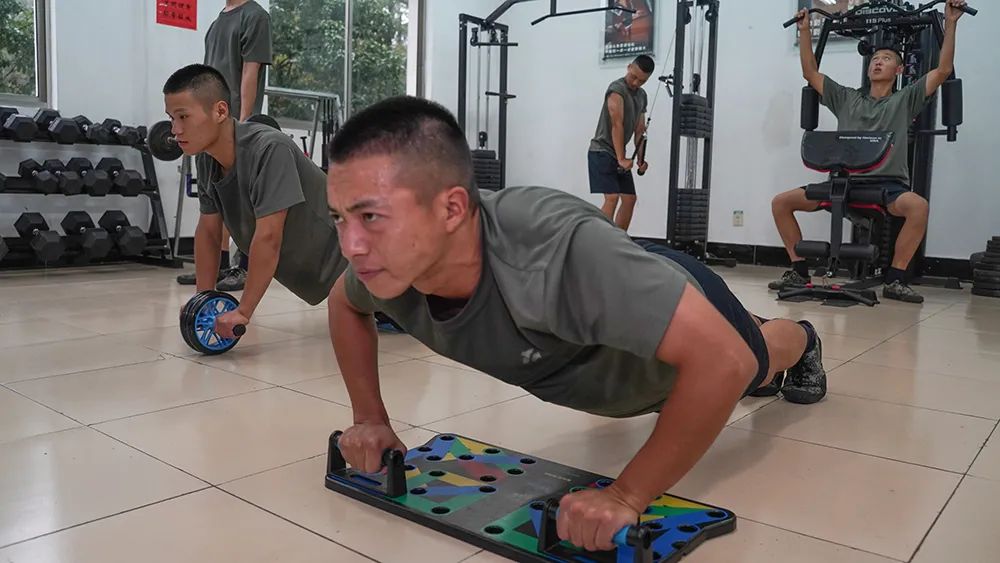 第一笔工资怎么安排,第一笔工资怎么用