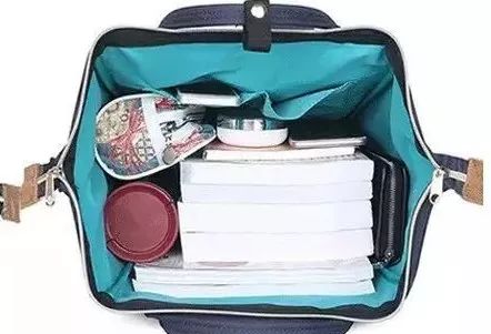 谁背火了三条杠包包,谁背了最新款的名牌包包