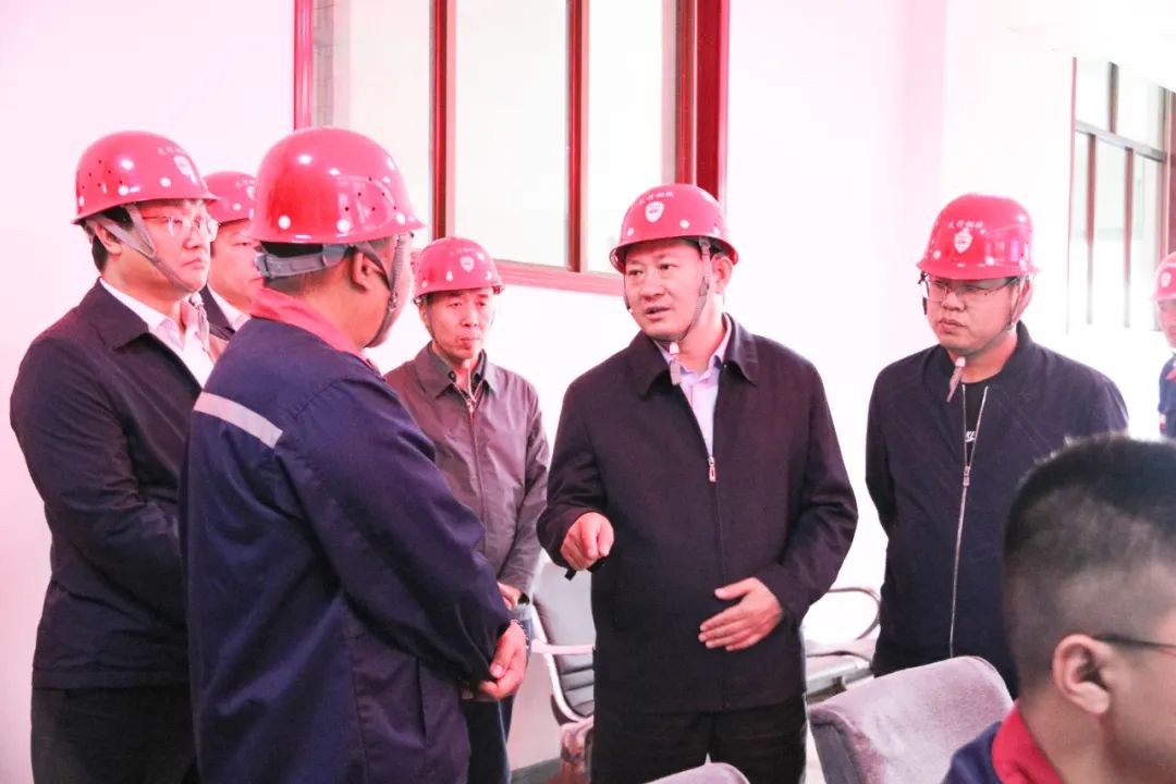 市长到公司检查节后复工工作,市长带队一行到公司回访考察