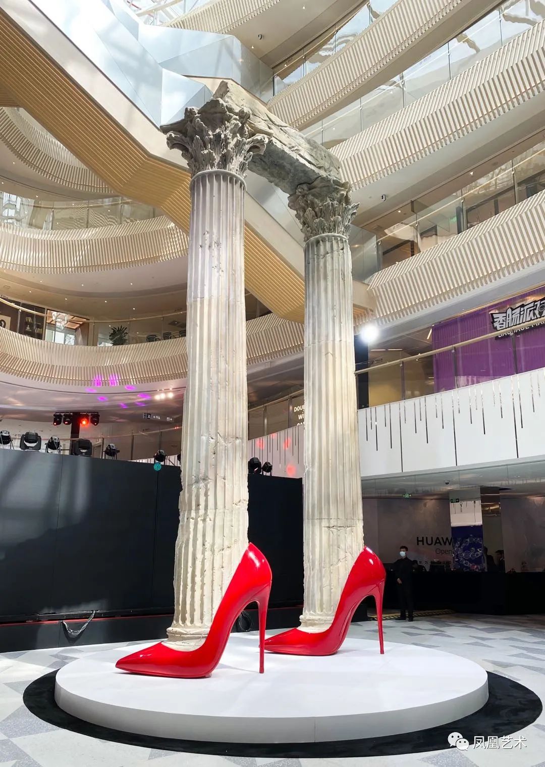 凤凰艺术2017上海,凤凰广场艺术中心