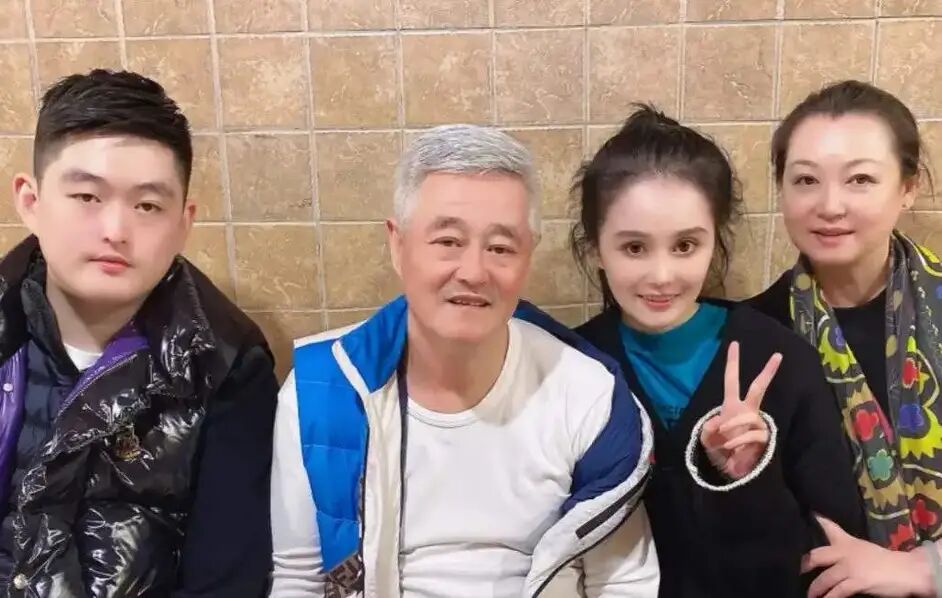 赵本山女儿承认整容了吗,赵本山女儿整容被质疑