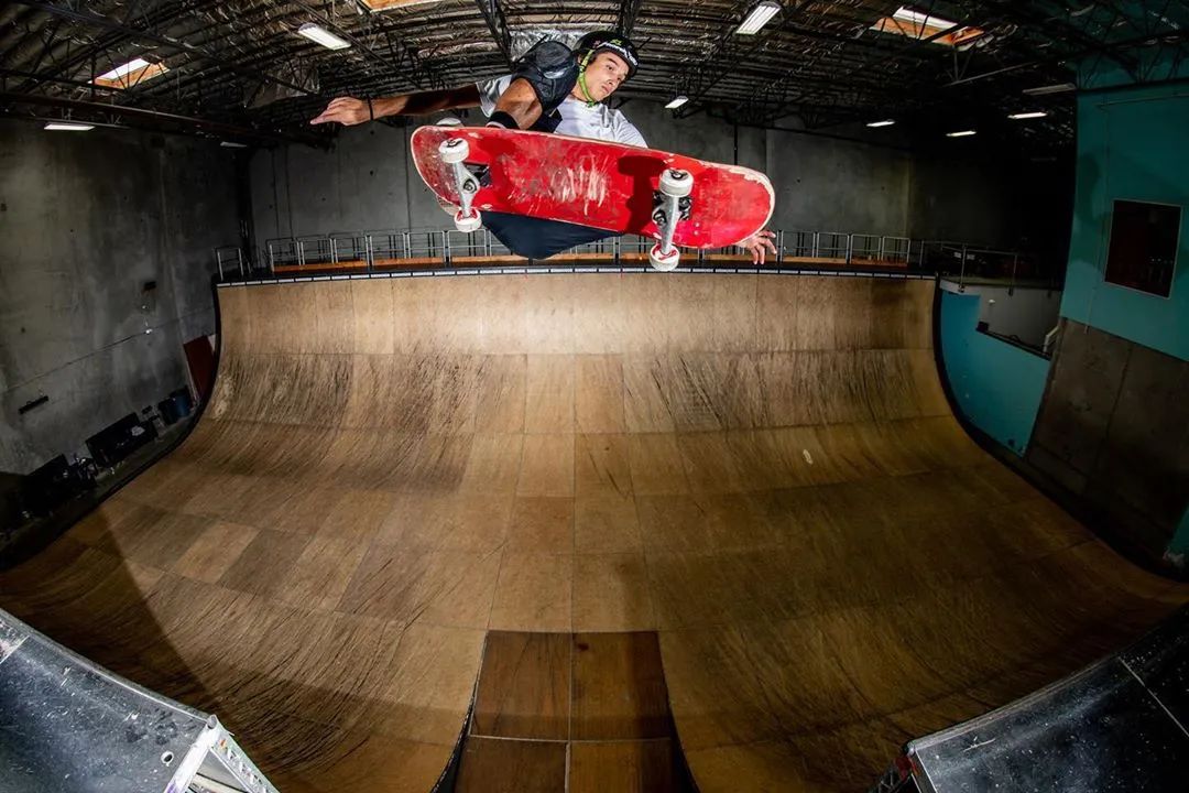 命硬可以不弯腰，但玩碗池得会正确「下跪」