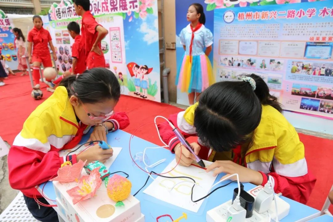 传承红色基因争当少先队员,传承红色基因争做时代新人少先队