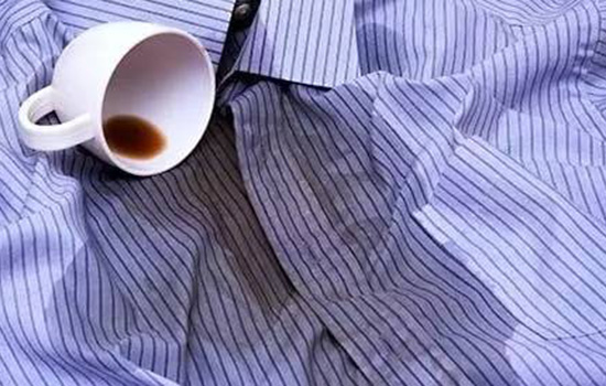 可乐洒到衣服上了怎么办不用洗,衣服上有可乐渍怎么办