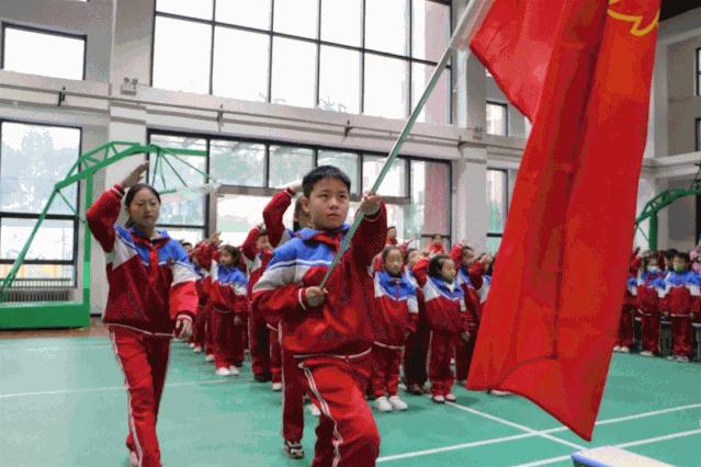 新时代少先队员要从小长大做先锋,从小学先锋长大做先锋2019