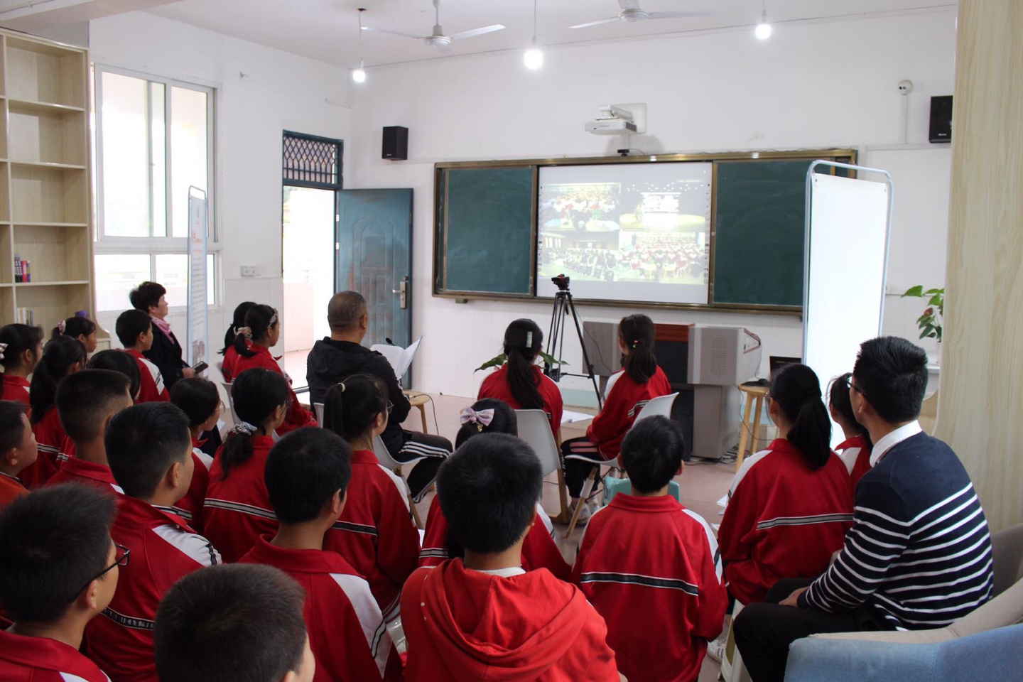 文学“伴我成长”书香“情牵一线”“知善书屋”读书沙龙在沪川两地成功连线举办