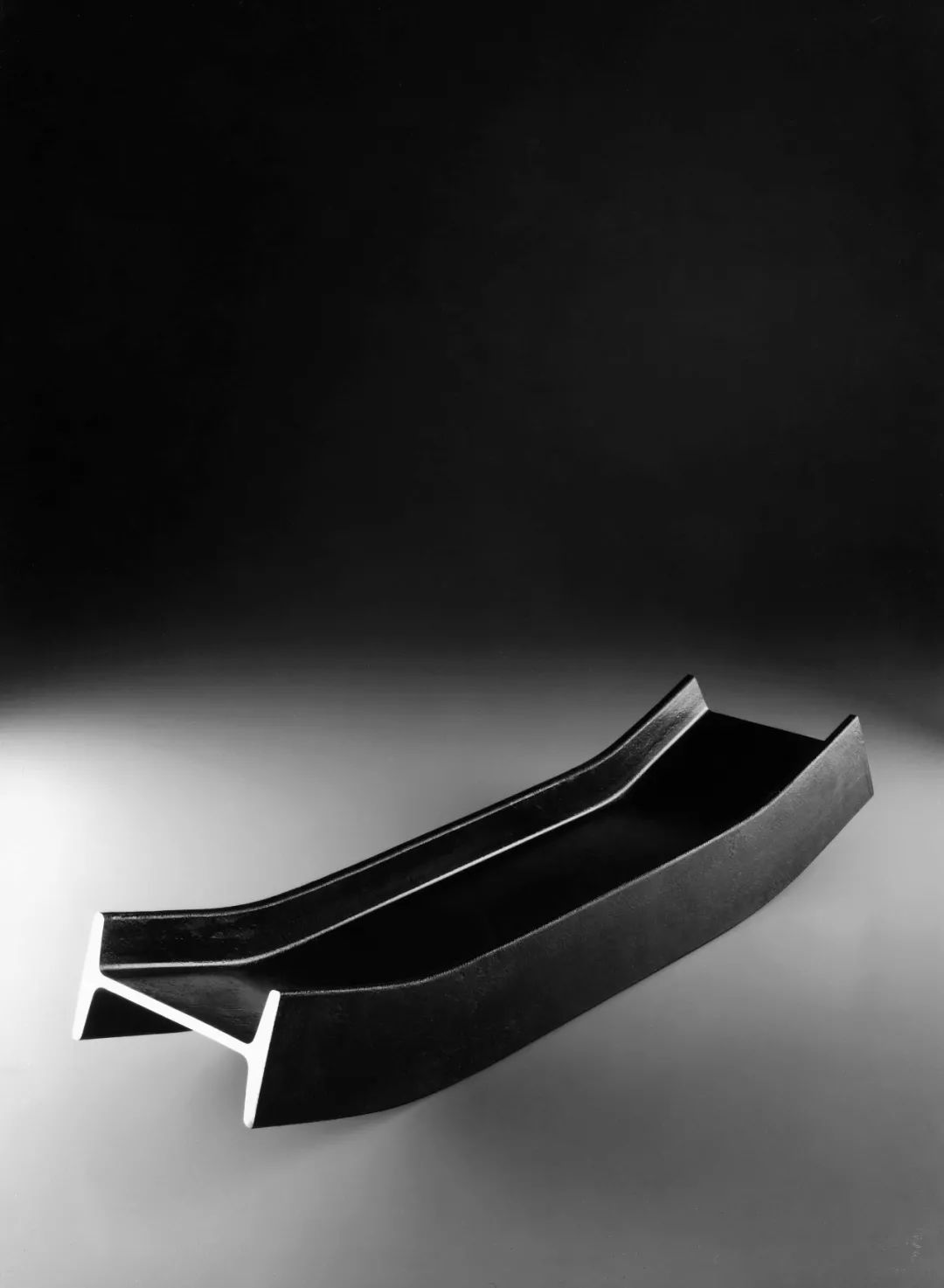 人们从博物馆认识EnzoMari，却把他的设计搬回家