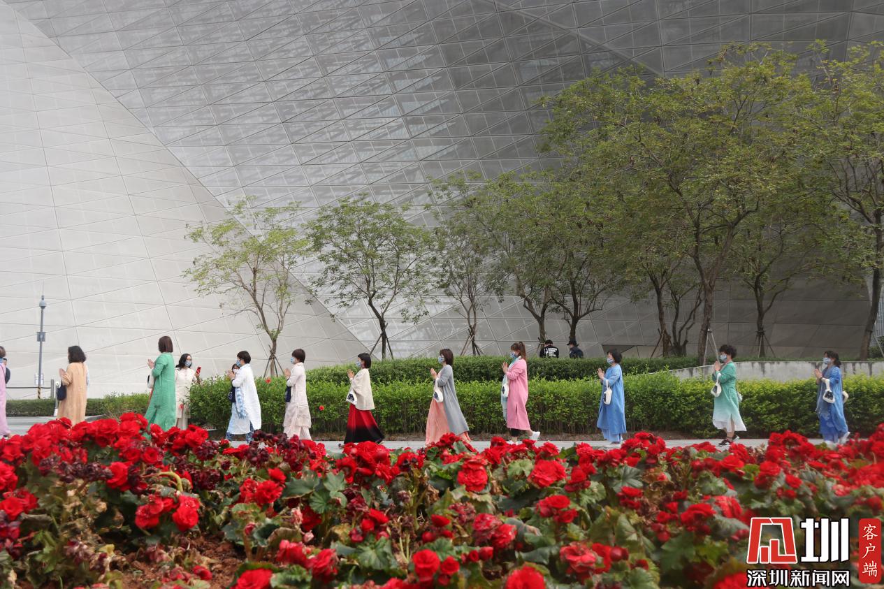 一场充满禅意的走秀指间沙将繁华归于安静