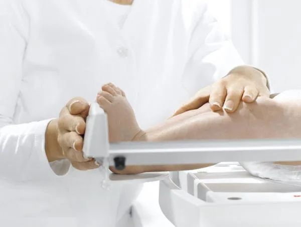 最新调查:剖腹产出生的孩子肥胖和过敏的风险更高!你还要选择剖腹产吗?