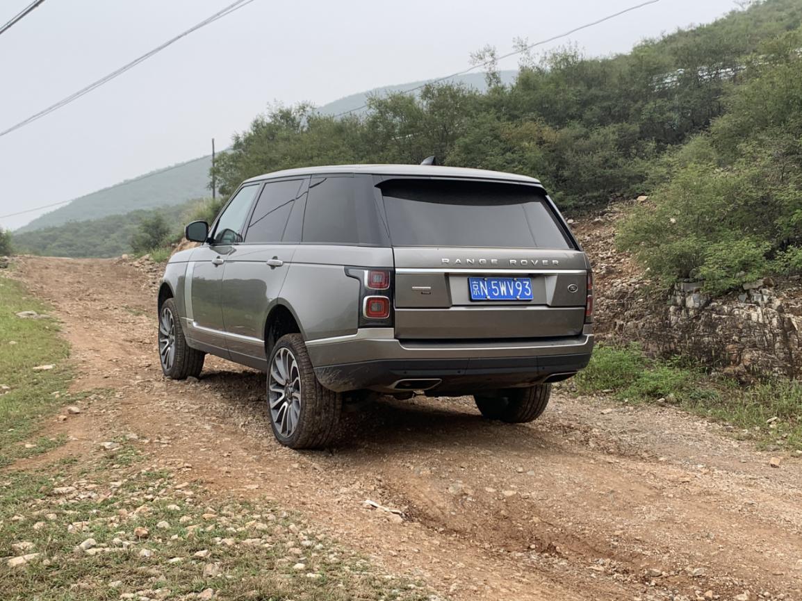 全新路虎揽胜巅峰创世加长版试驾,试驾路虎揽胜创世加长版2024款